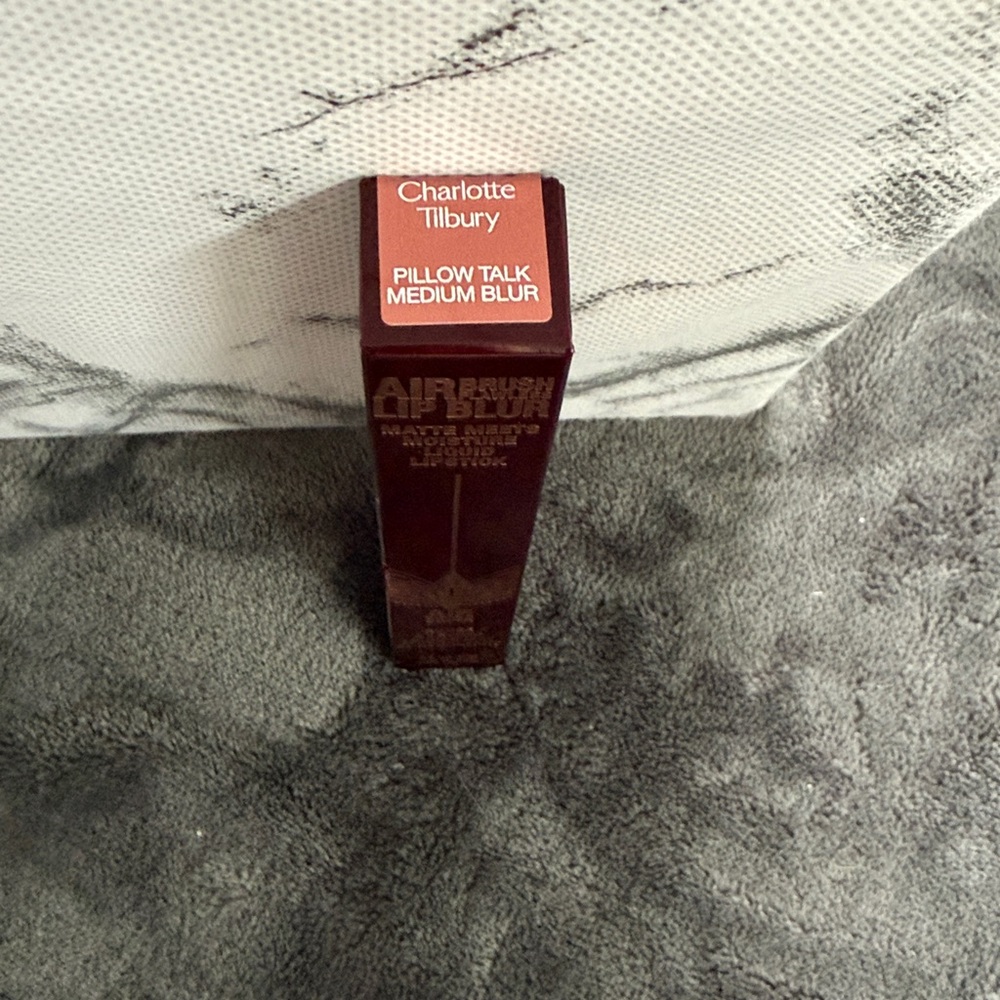 NIB .22oz Charlotte Tilbury Airbrush Lip Blush -Medium pillow talk